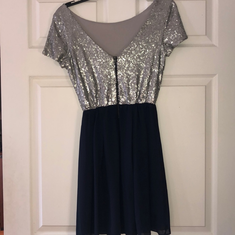 Dress - Picture 4 of 6